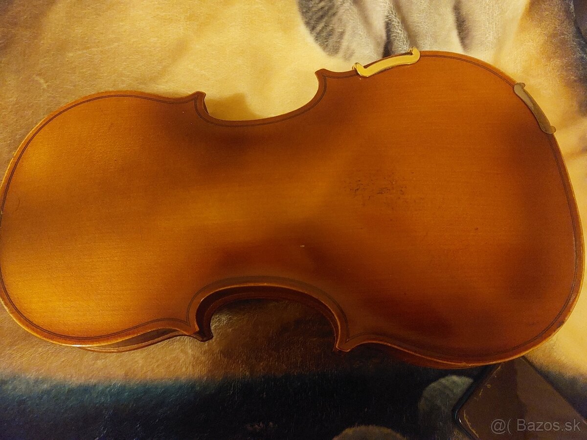 Husle 4/4 - 3