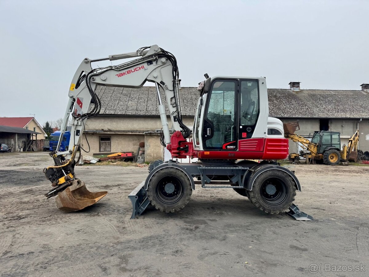 Kolový otočný bagr TAKEUCHI TB 295W - 3