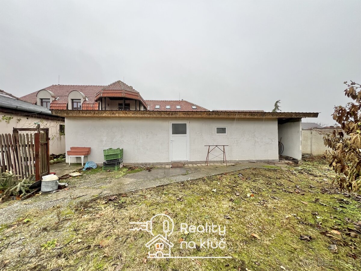Na predaj 4-izbový rodinný dom s rozľahlým pozemkom Andovce - 3