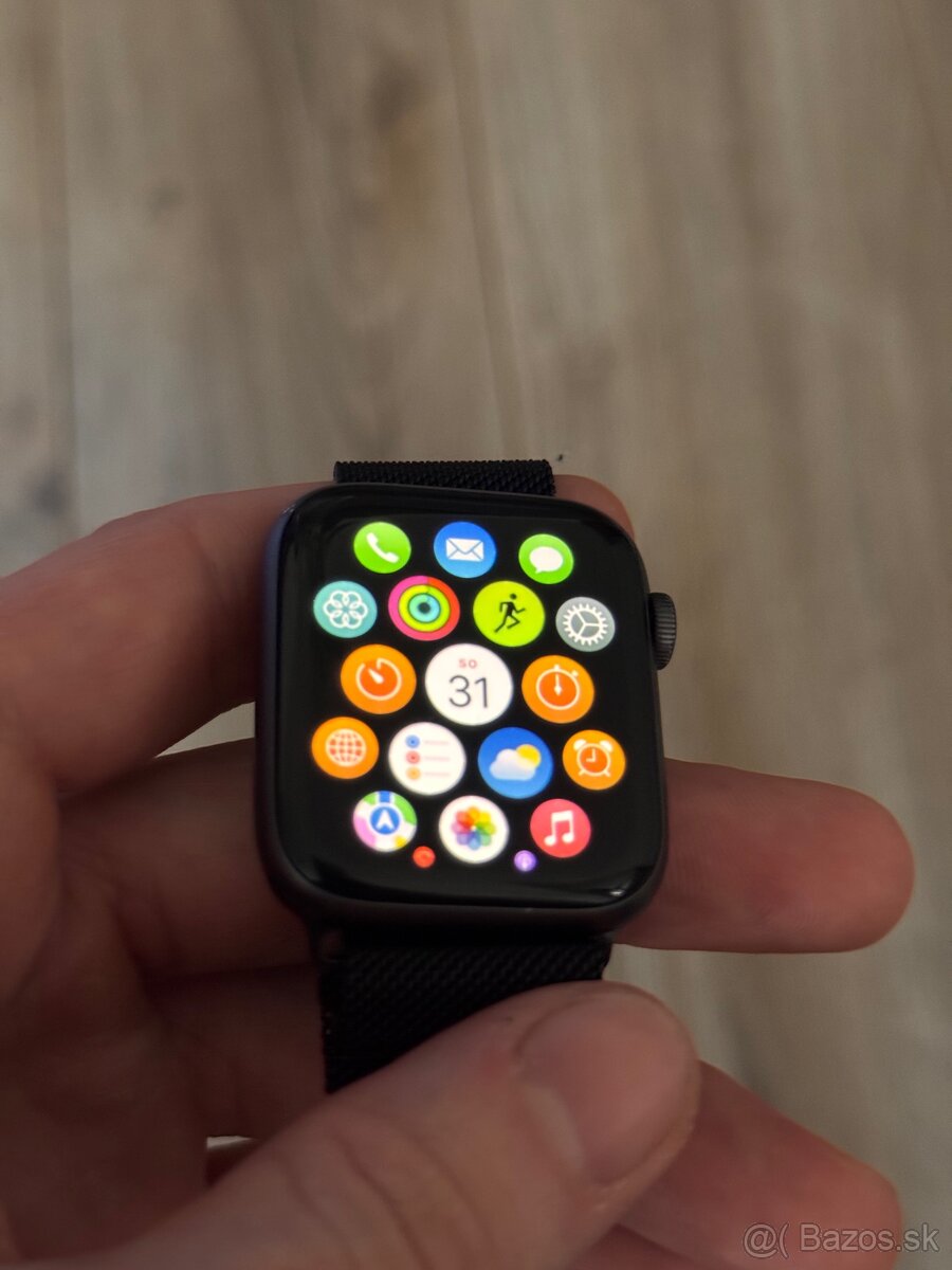 Predám Apple Watch 4 44mm - 3