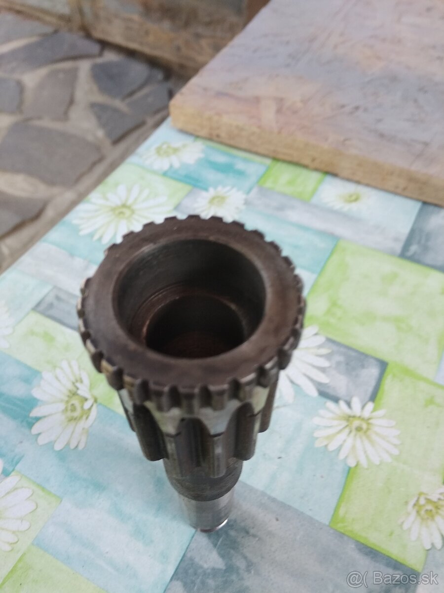 HRIADELKA- ZETOR 3011 - 3