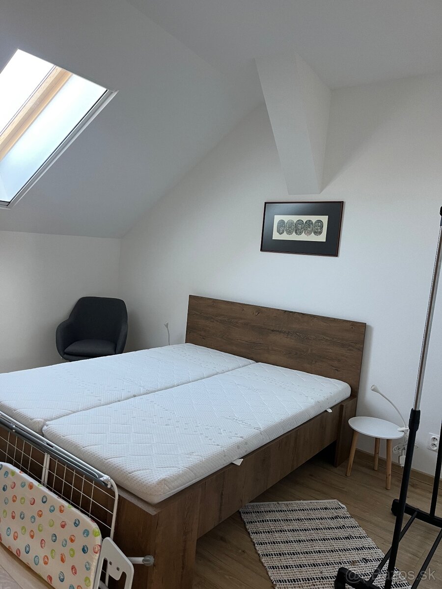 2- izbovy byt v Komarne centrum, na prenajom - 3