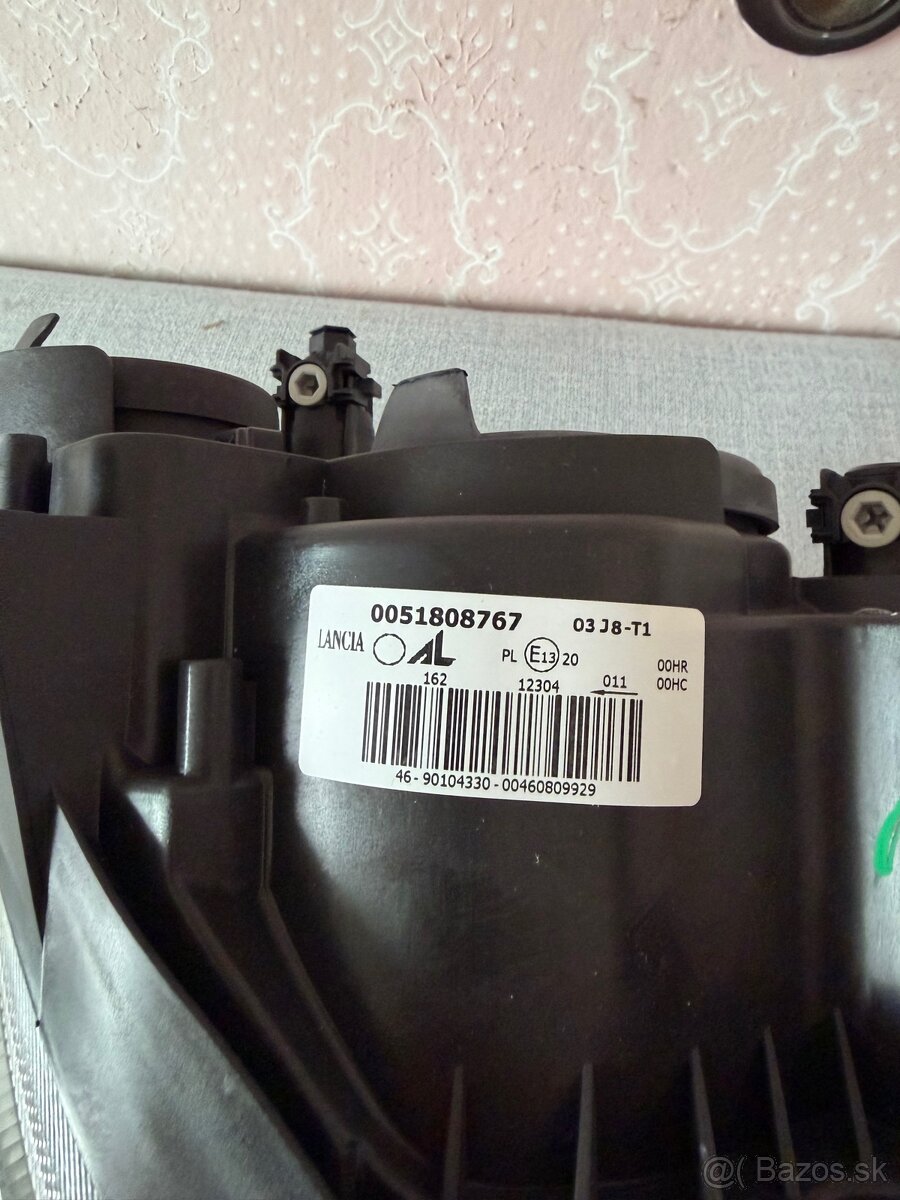 Lancia delta práve predné svetlo - 3