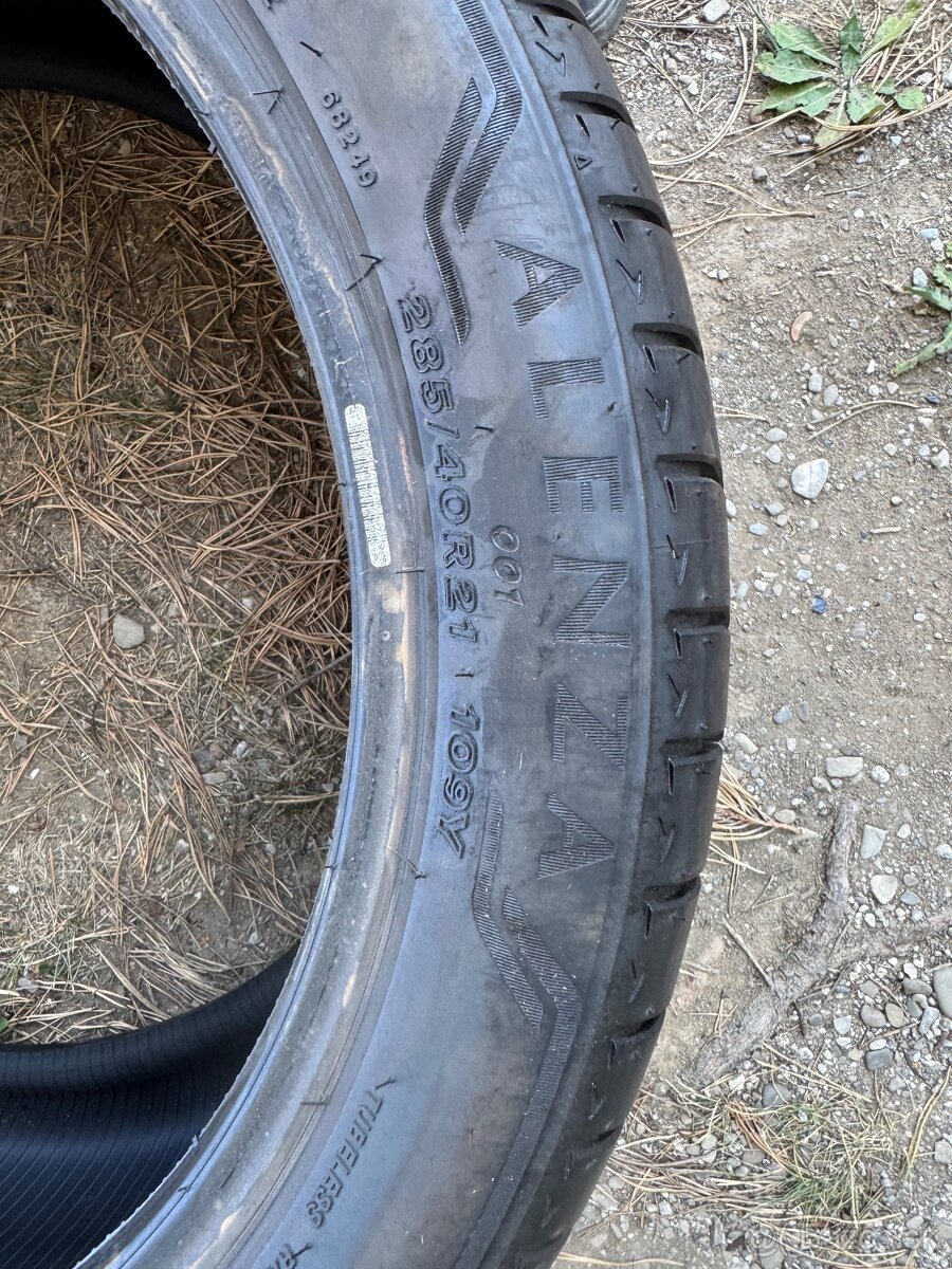 Predám pneu 285/40r21 - 3