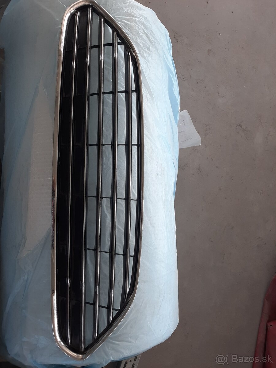 Ford chromová mriežka - 3