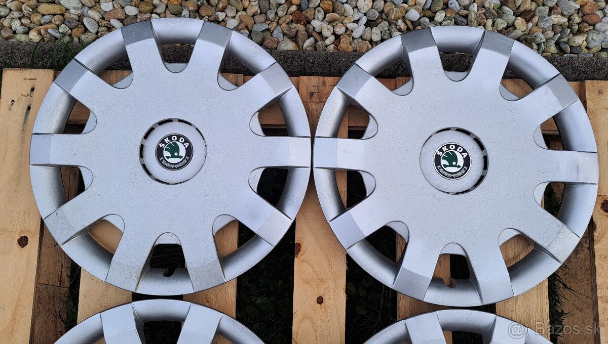 R15 PUKLICE ŠKODA OCTAVIA - 3