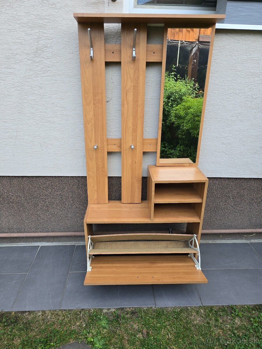 Predám vešiakovú stenu - 3