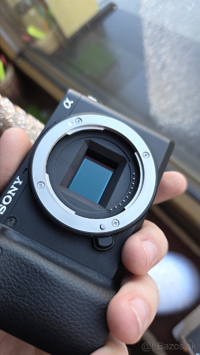 Sony a6400 + Sony FE 3.5-5.6/28-70 OSS - 3