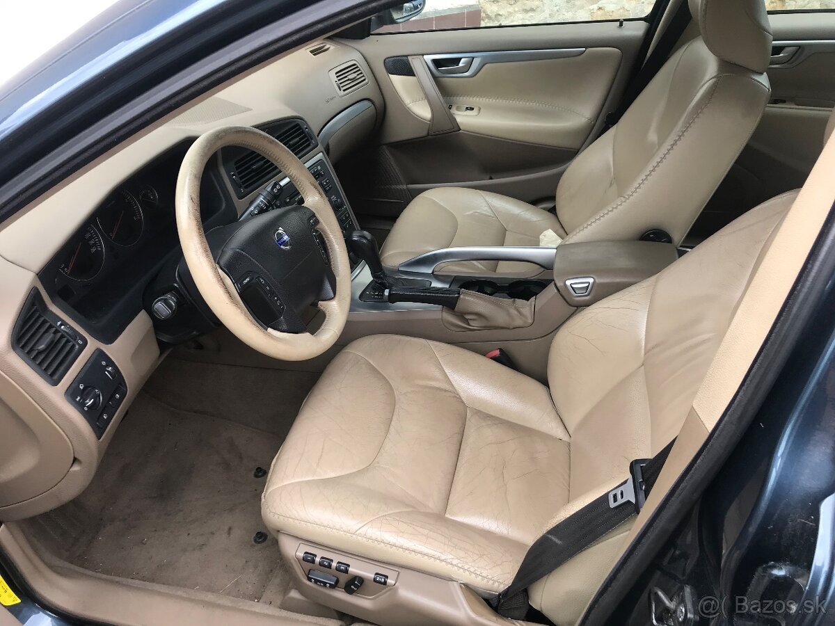 Predam diely z Volvo XC70 - 3