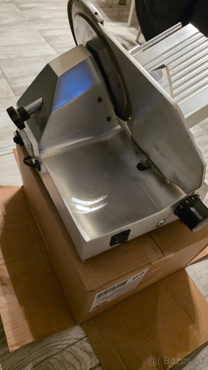 Predam Profesionálny nárezový stroj HACZER TOP 200 - 3