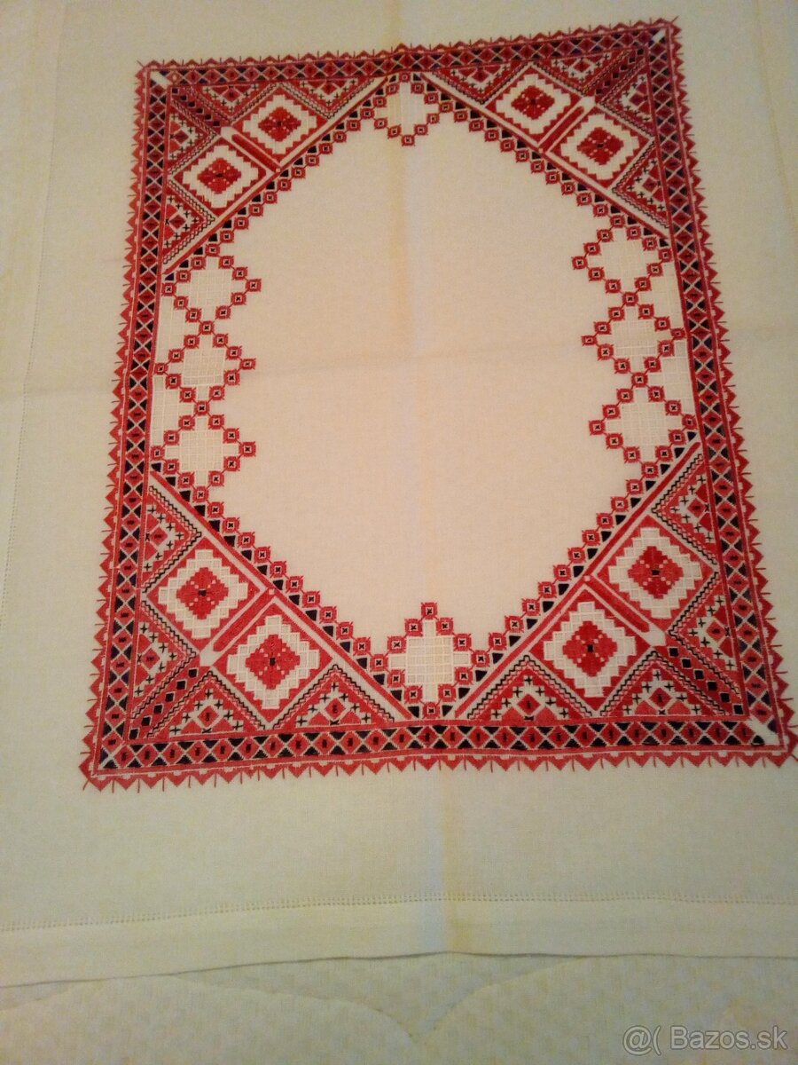 Ručne vyšívané obrusy 2 - 3