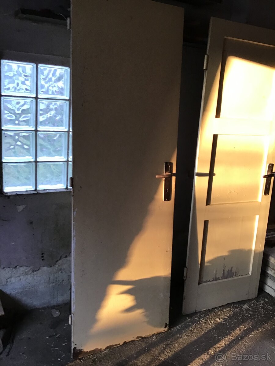 STARé BIELE DVERE AJ VYMENíM - 3