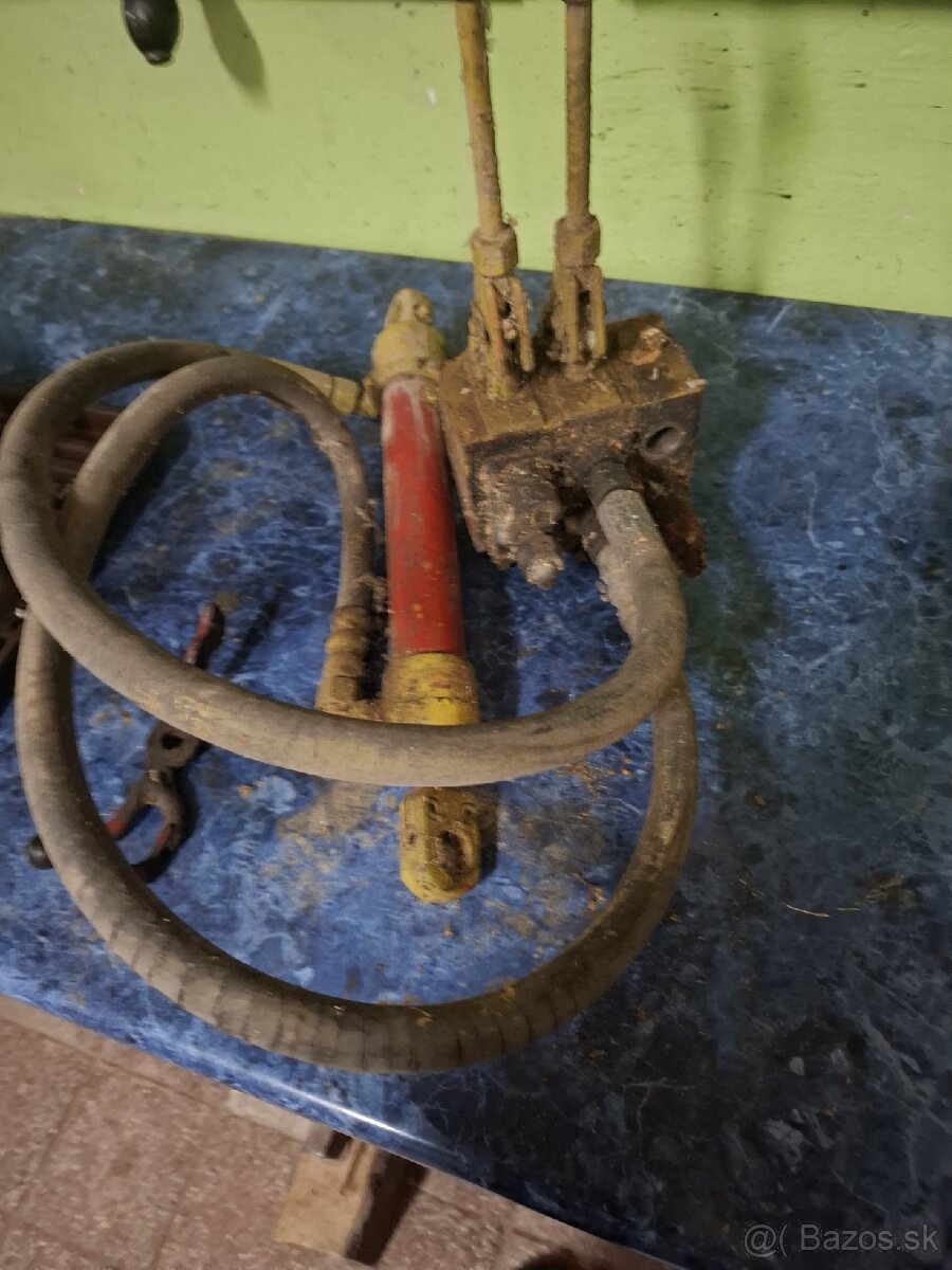 Hydraulické čerpadlo,piest a ovládanie - 3