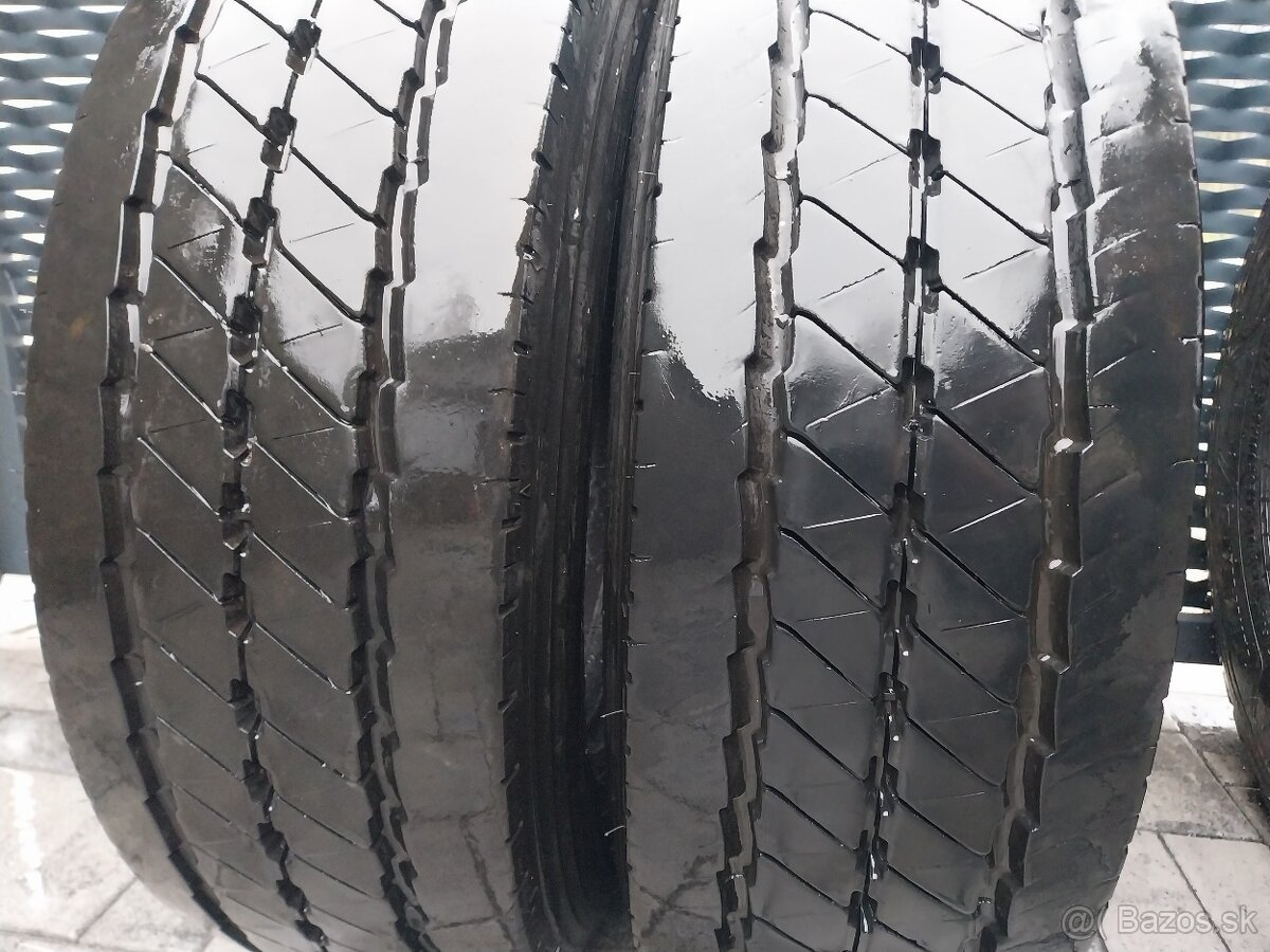 245/ 70 R 17,5 Goodyear KMX celoročné pneumatiky DOT 2022 - 3