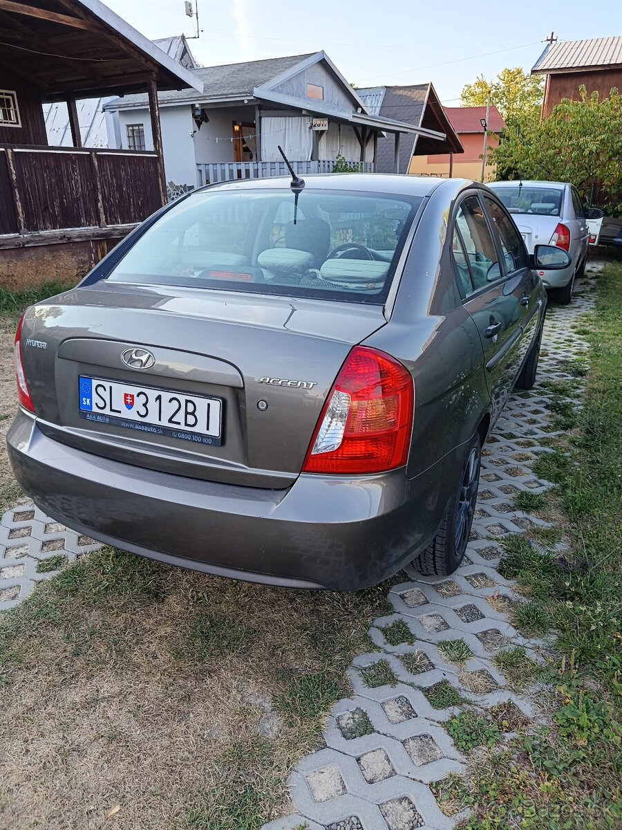 Predám Hyundai accent - 3