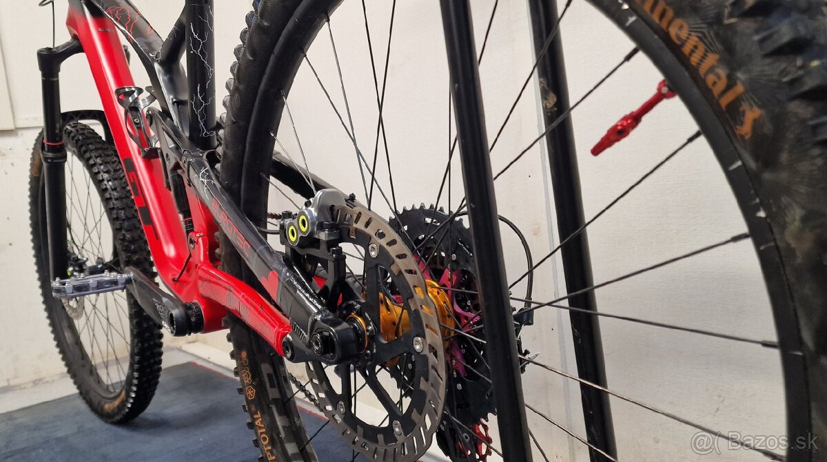 Celoodpruž3ný bicykel Gt force carbon pro elite 2024 - 3