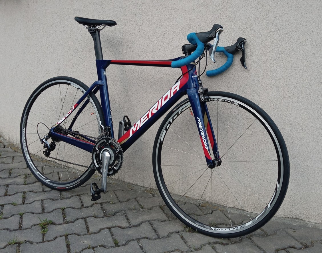 Predám aerokarbonový cestný bicykel MERIDA REACTO - 3