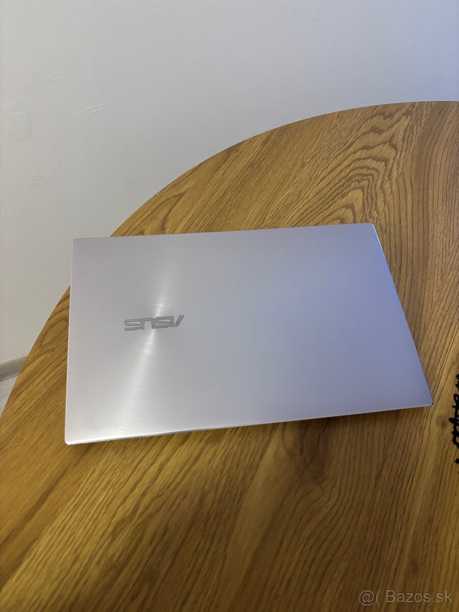 Asus ZenBook - 3
