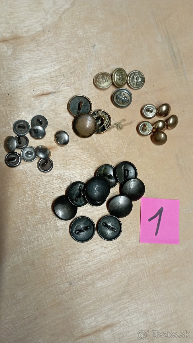 Vojenské gombíky staré... - 3