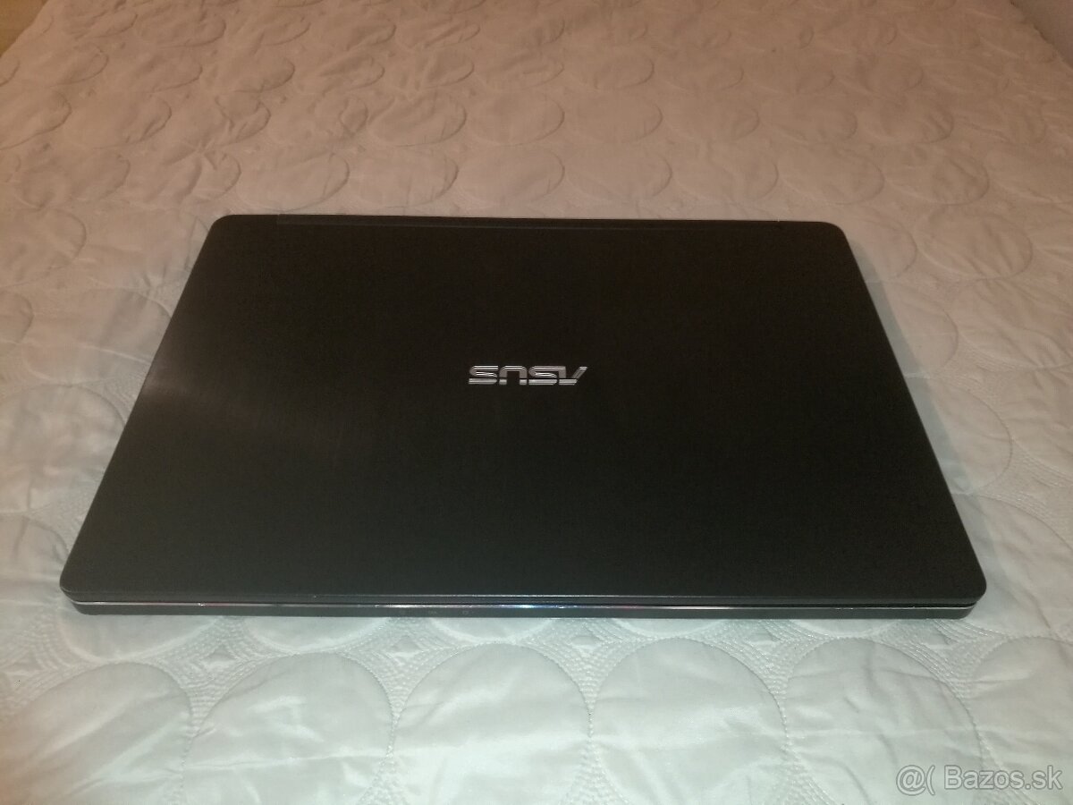 Asus. (2-v-1) konvertibilný notebook s dotykovým displejom. - 3