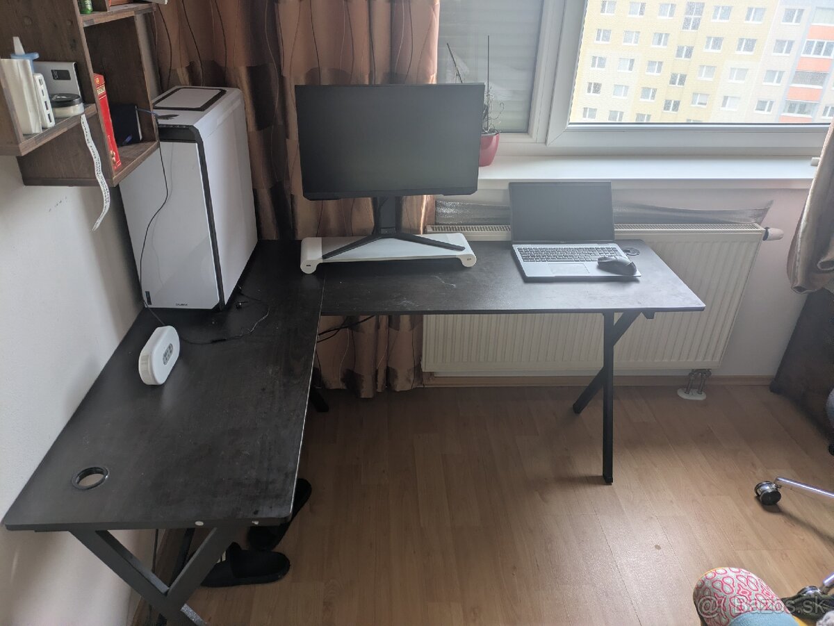 Počítačový stol - 3