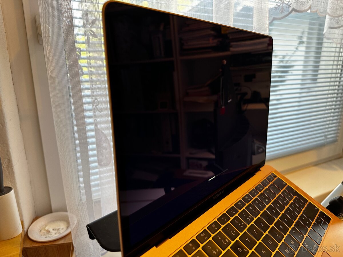 Predám MacBook Air, 2018, 128GB, Gold - 3