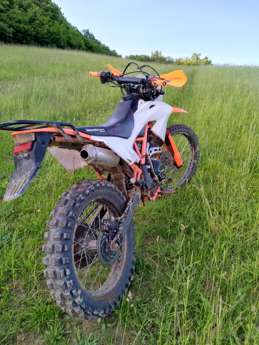 Minirocket Defender 250cc