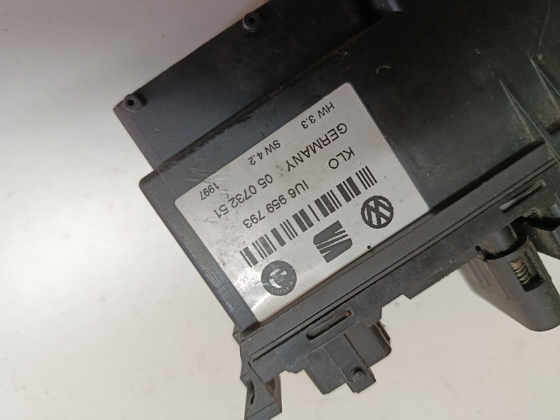 vypinac stahovania okna octavia IU6959793 30€ - 3