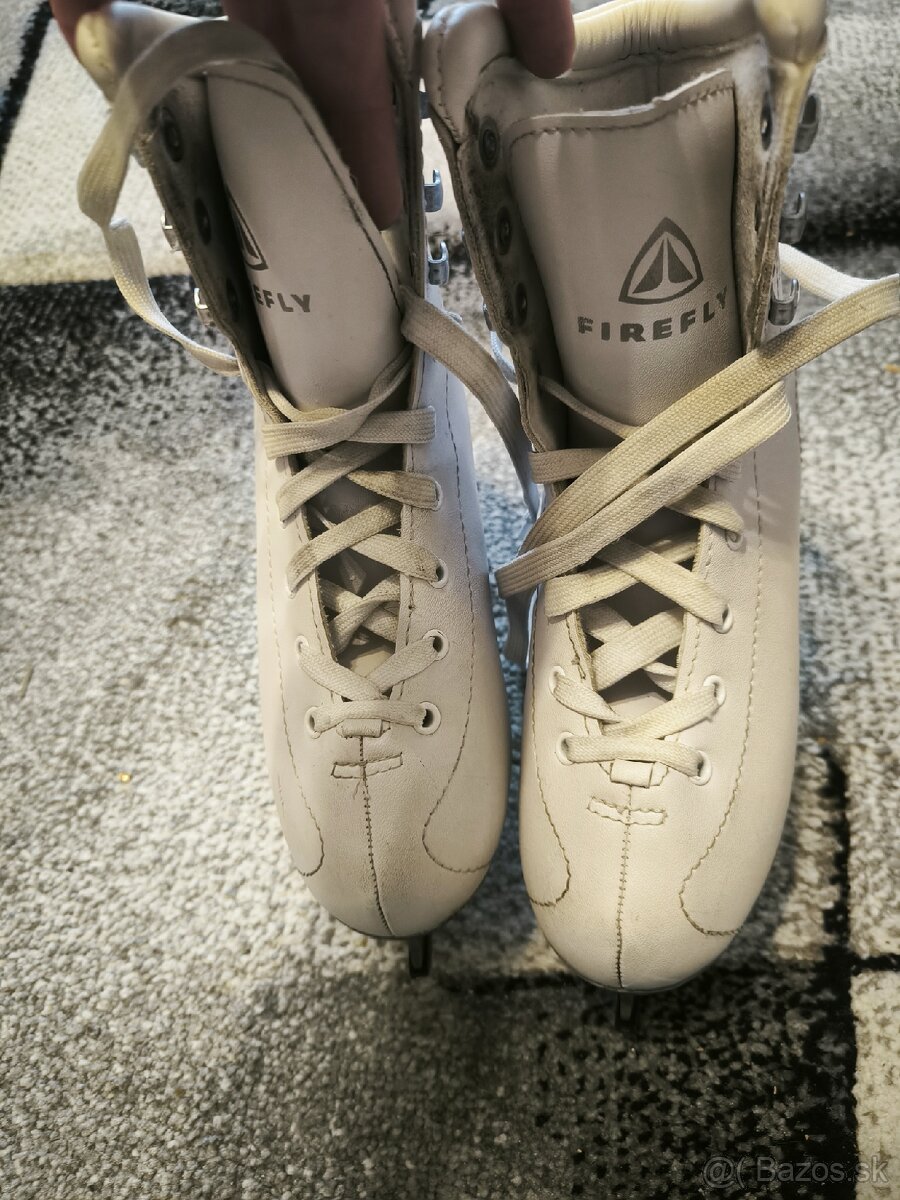 Predám detské krasokorčuliarske korčule veľ 34. - 3