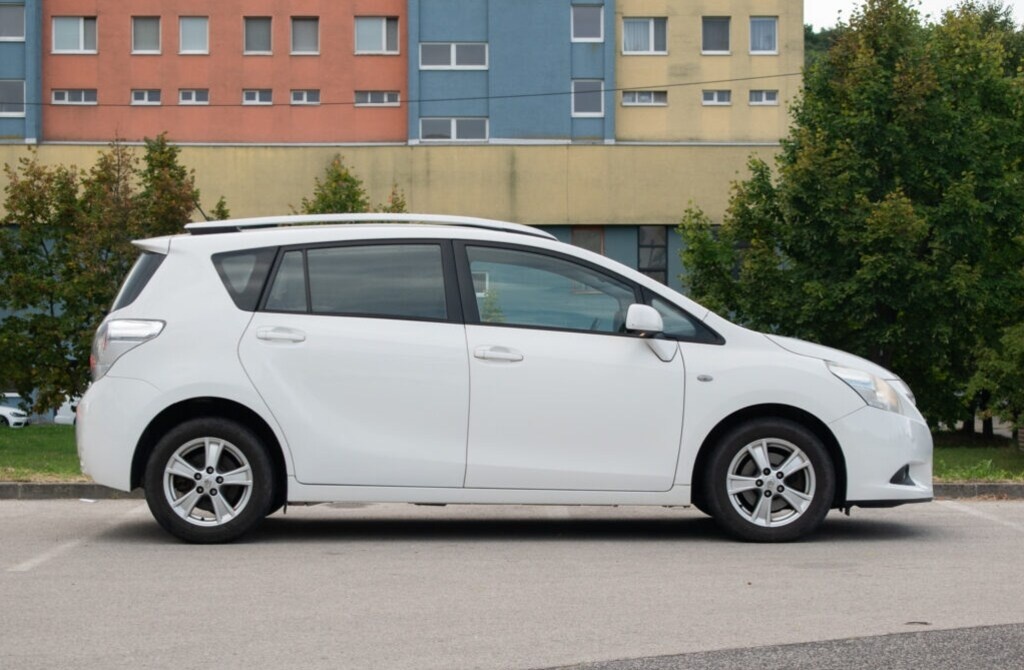 Toyota Verso 2.0 I D-4D 125 Active - 3