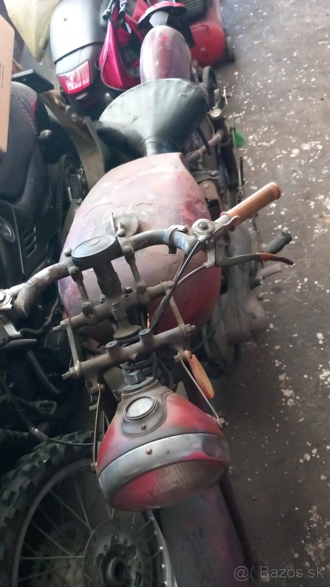 Triumph 350 - 3