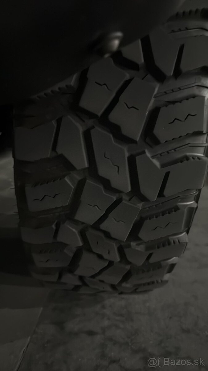 5ks LT 285/70 r17 Cooper Discoverer - 3