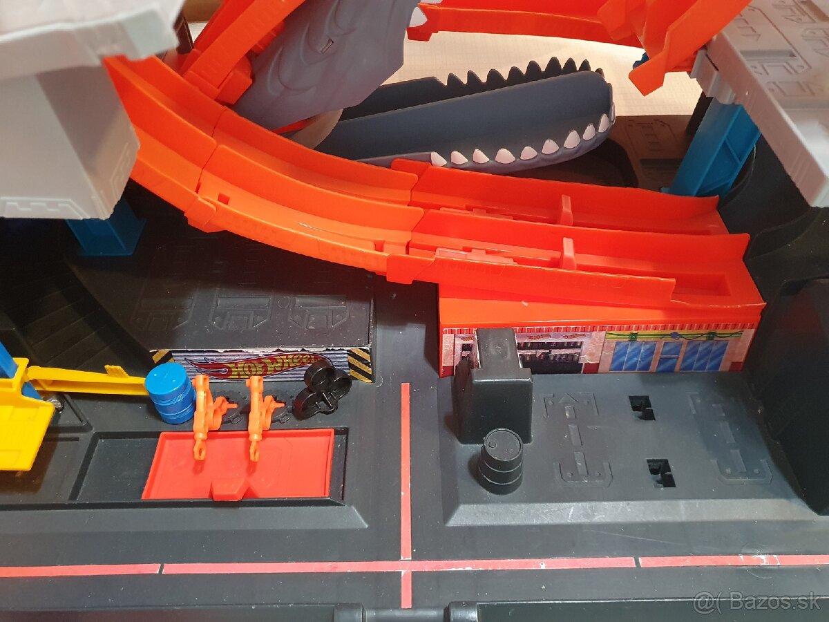 Hot Wheels mega shark garage track dráha - 3