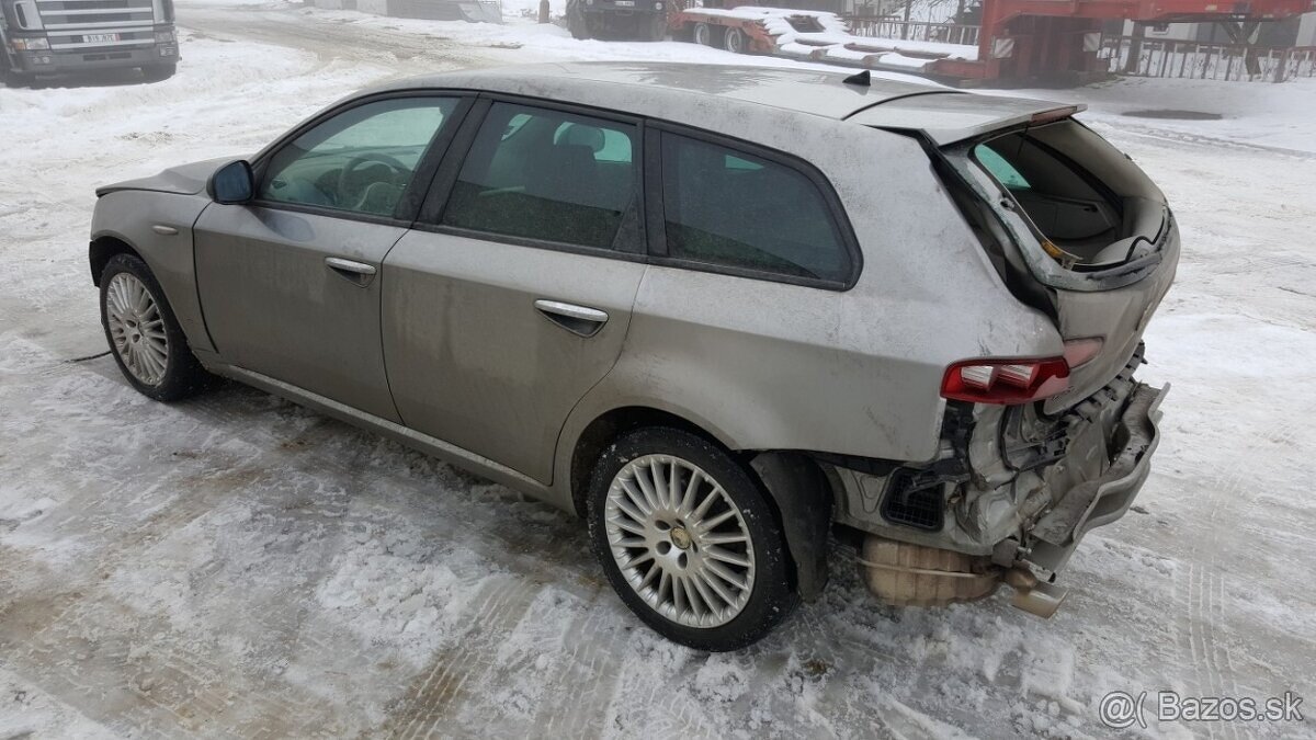 Alfa Romeo 159 2.4 JTDm 147kw rozpredám Bose, Navi, Koža - 3