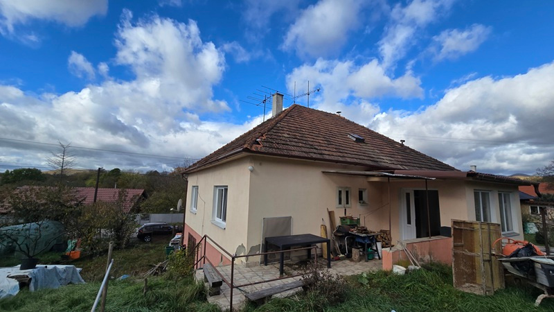 RD s veľkým pozemkom v obci Bohunice - poz. 3247 m2 - 3