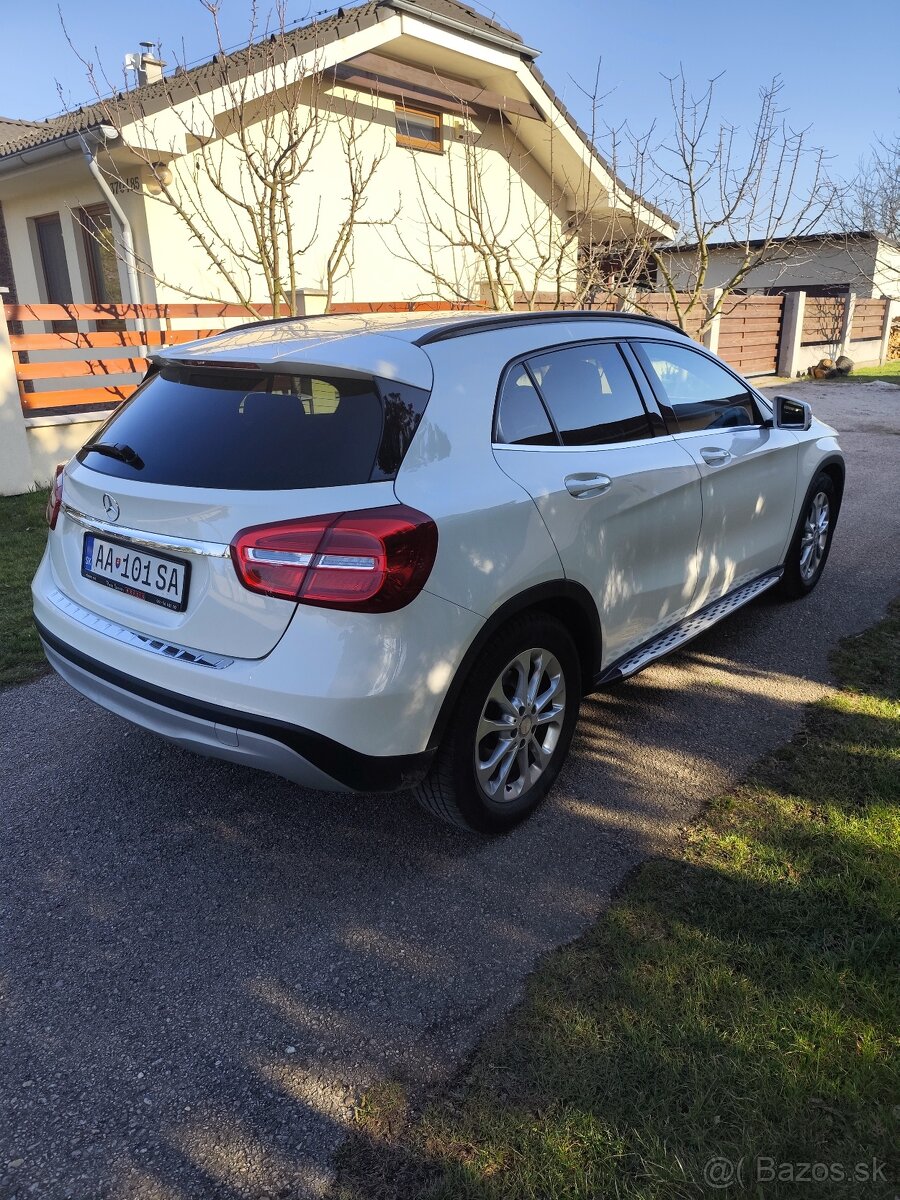 Mercedes Benz GLA 180 - 3