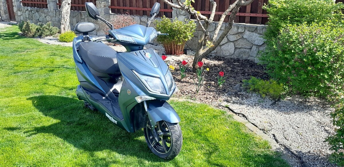 Elektrický skúter HECHT - 3