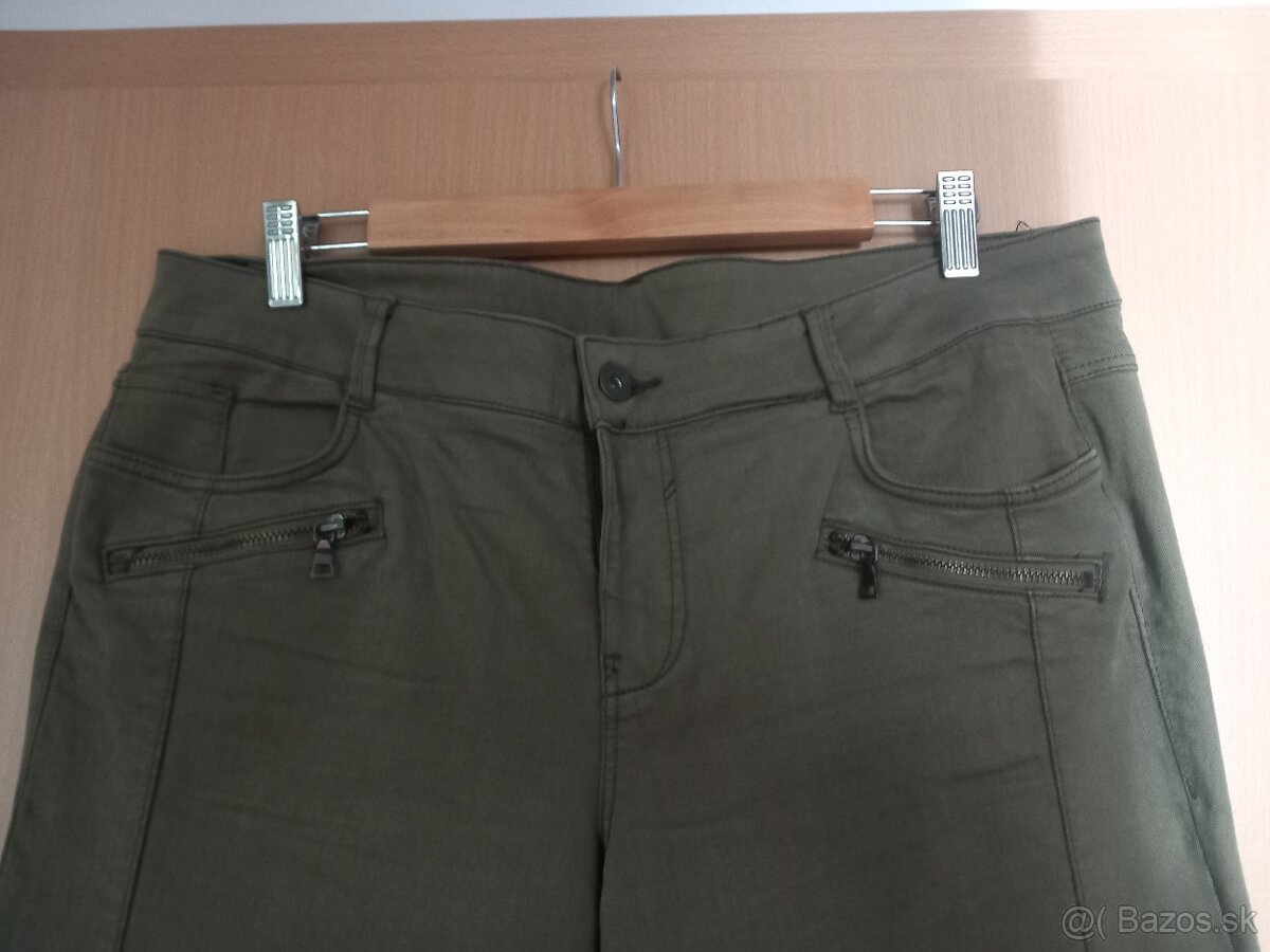 Predam 4ks nohavice,vel.44 - 3
