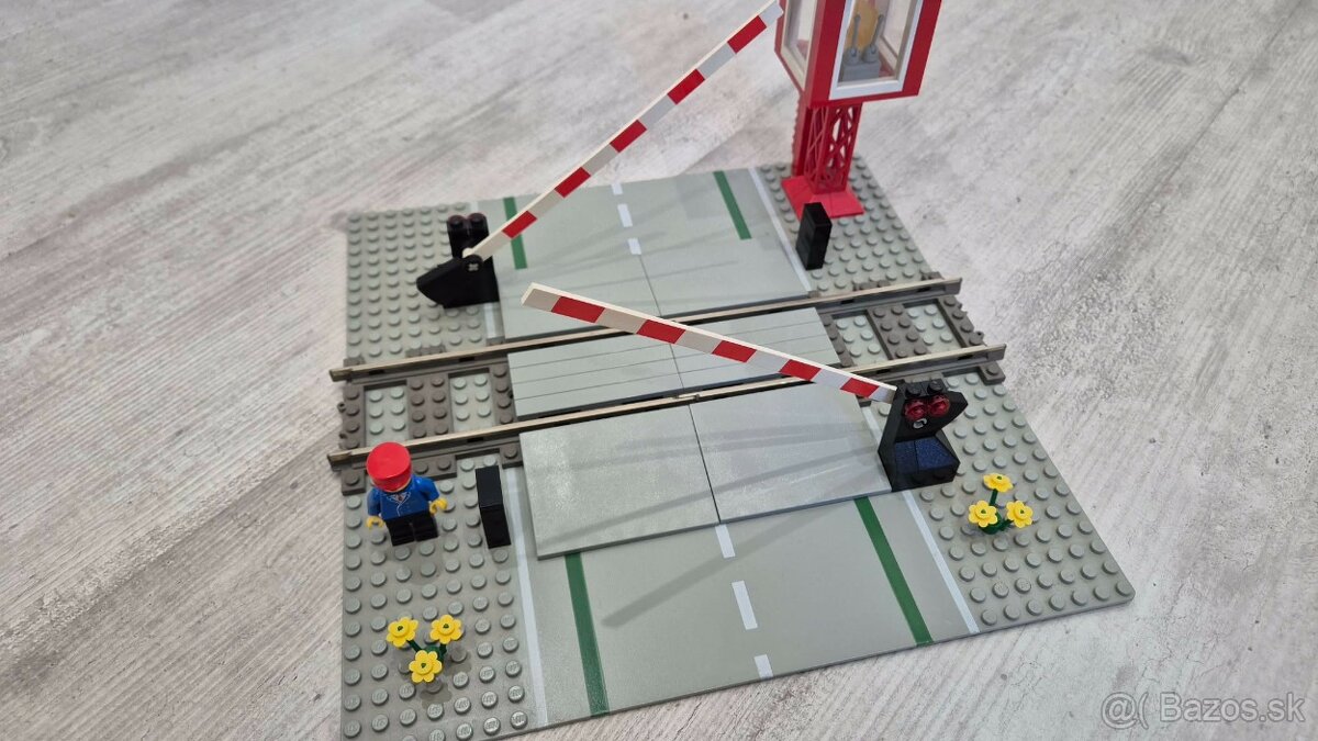 LEGO 4539 9V Vlak, Train - Manual Level Crossing - 3
