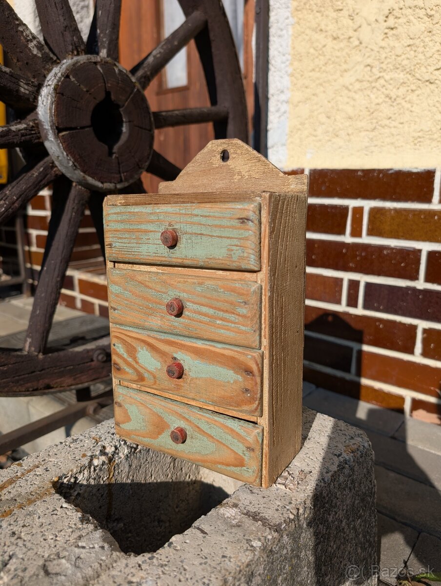 Vintage drobná komoda - 3