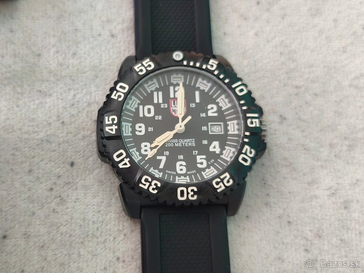 LUMINOX NAVY SEAL CARBON CASE - 3