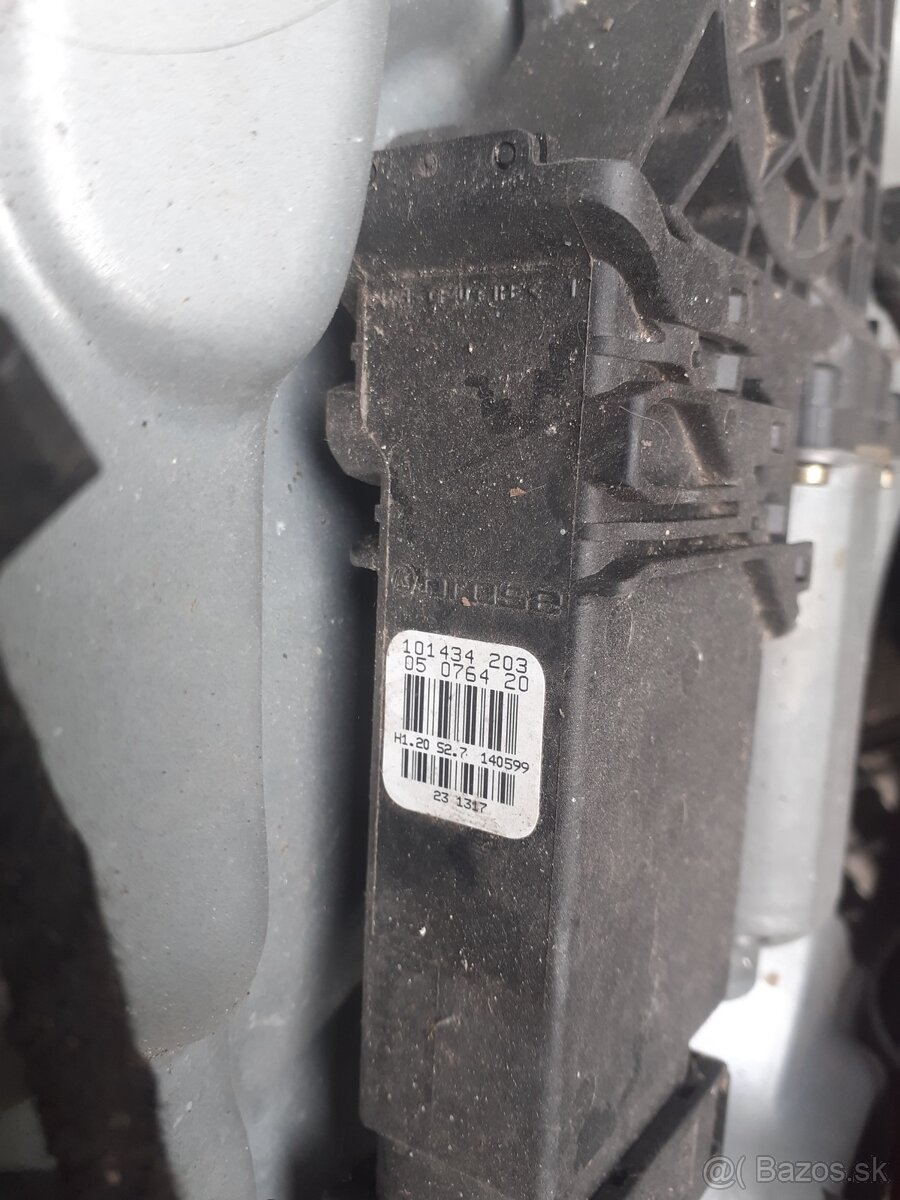 Passat B5 stahovanie okna P.P. eletricke - 3