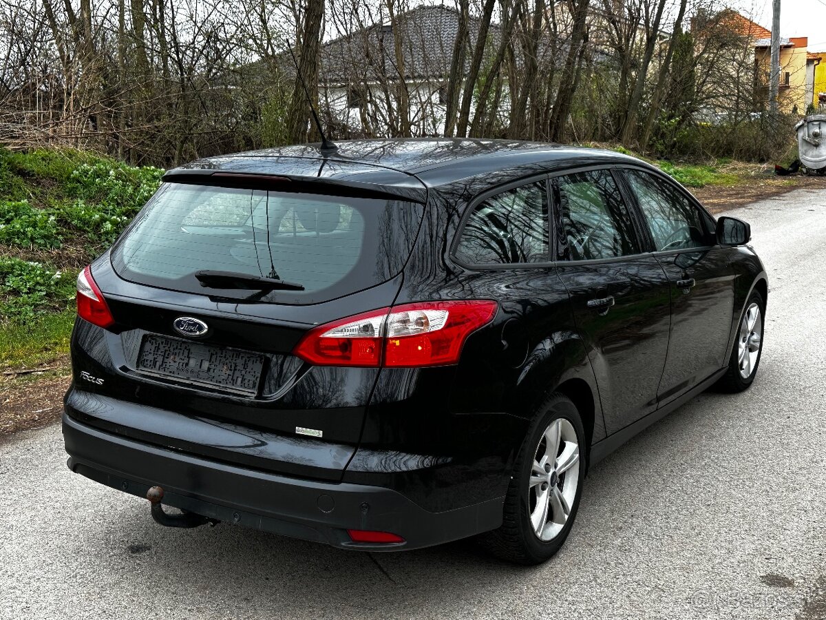 Predám Ford Focus 2014 combi 1.0 ecoboost 92kw - 3