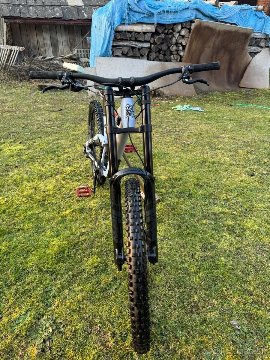 Predám downhill bicykel Cube two 15 race 2025 - 3