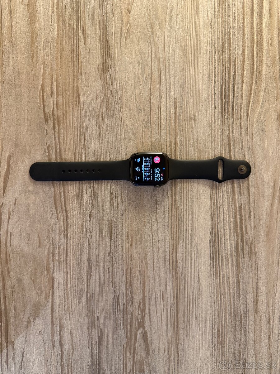 Apple Watch SE 44mm GPS 2. generácia - 3