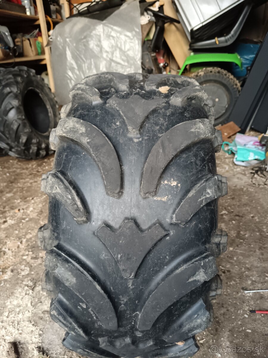 Pneu na stvorkolku