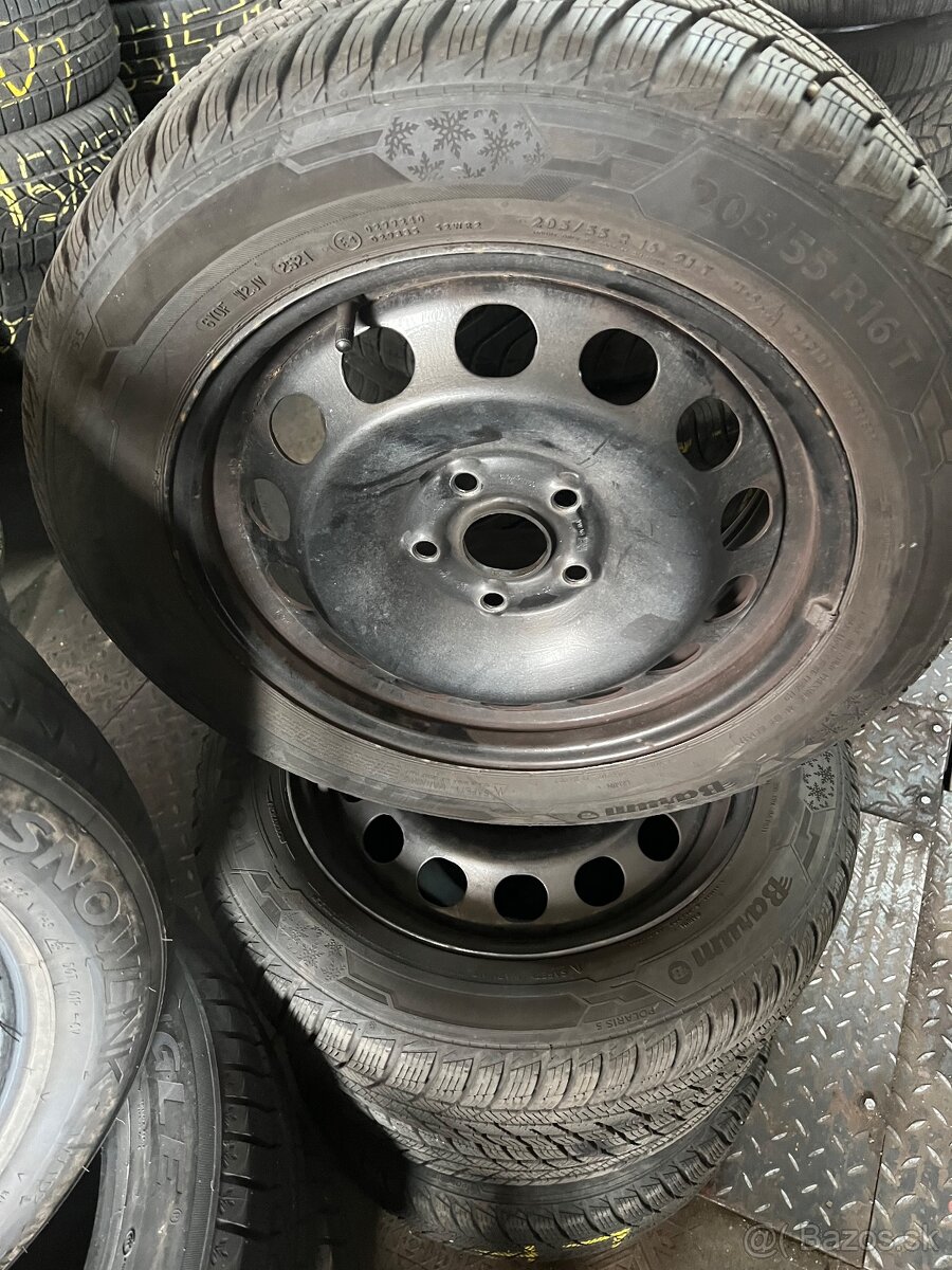 Predám zimne pneumatiky 205/55/16 a disky Škoda , VW - 3