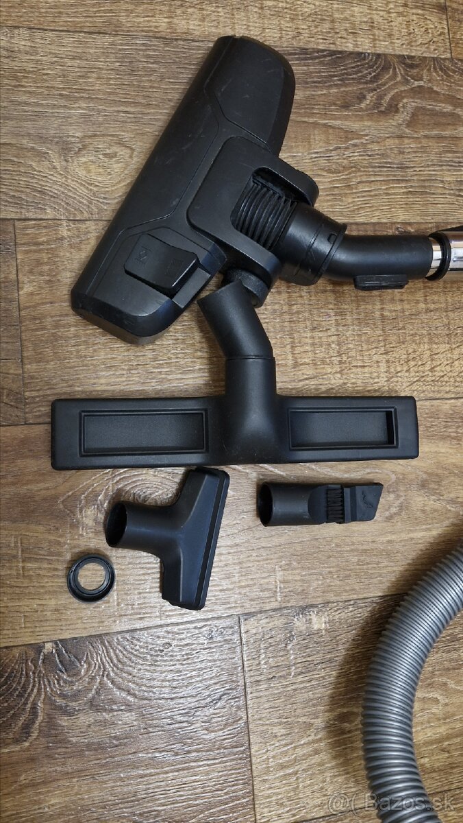 Electrolux EASE C2 – bezvreckový vysávač, výborný stav - 3