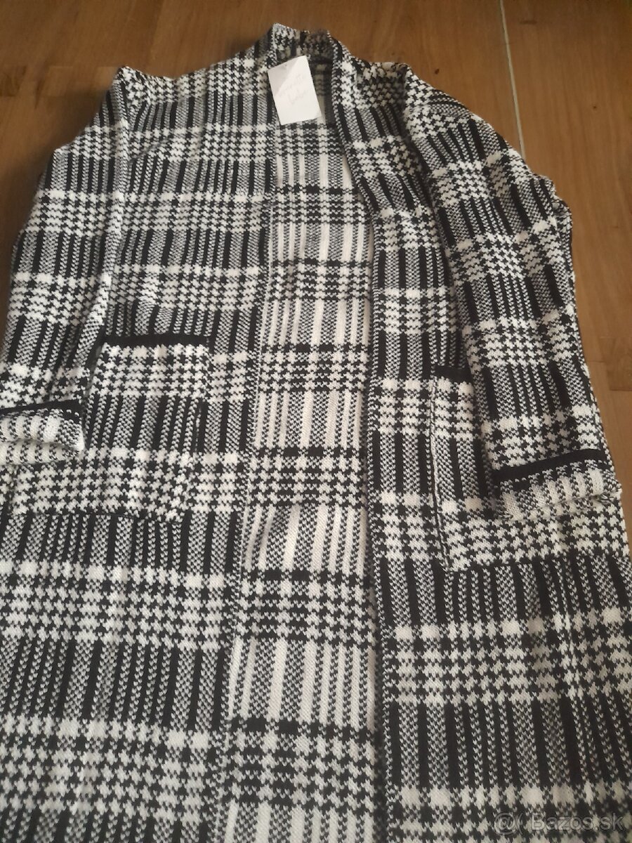 Svetre/kardigany 4ks - 3