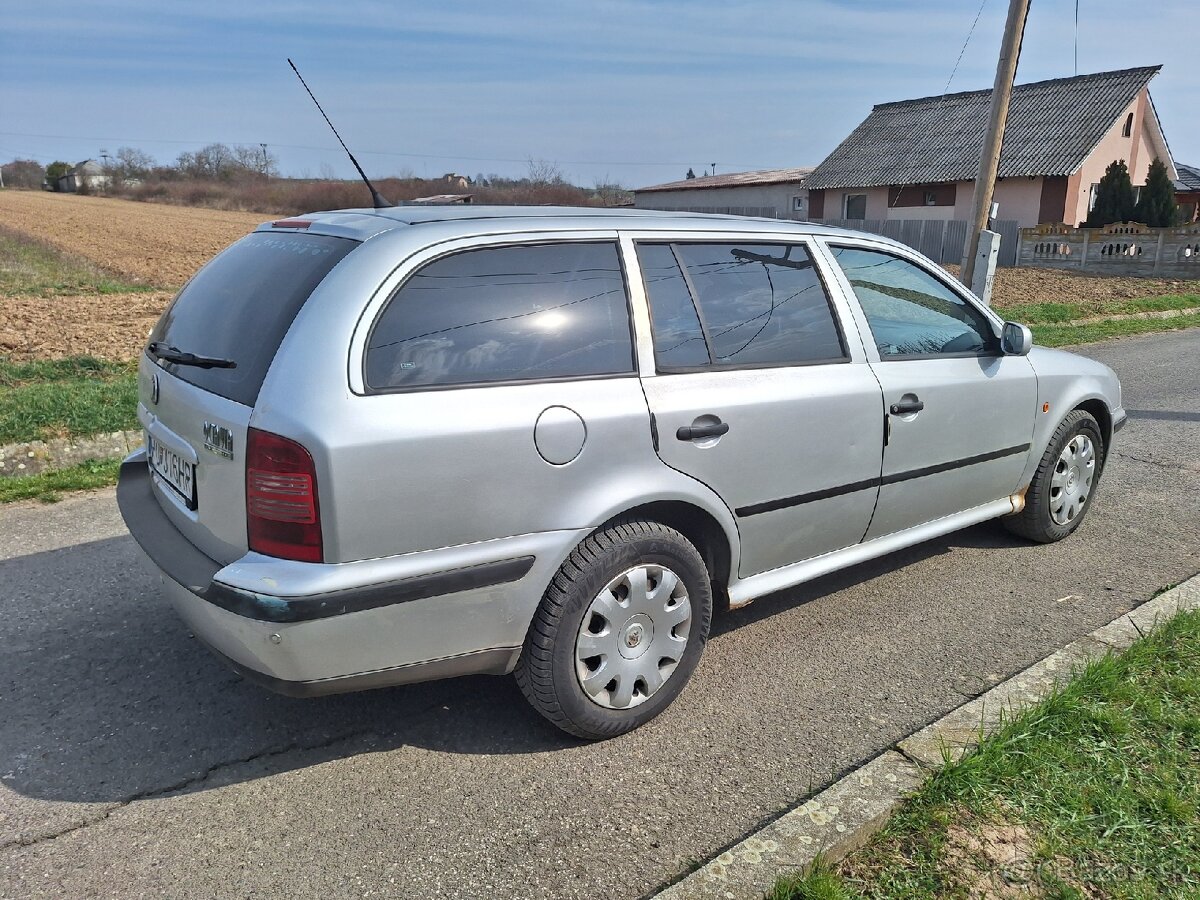 Škoda octavia 1 1.9 81 KW - 3